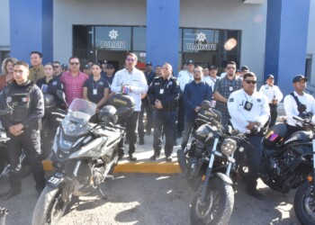 Entrega Elías Retes  7 moto patrullas a seguridad pública
