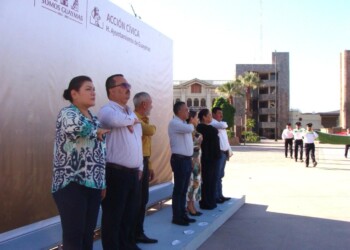 Realiza Ayuntamiento de Guaymas ceremonia de izamiento de Bandera