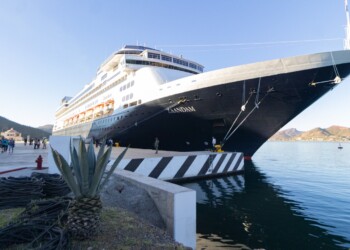 Recibe Ayuntamiento de Guaymas al crucero Zaandam