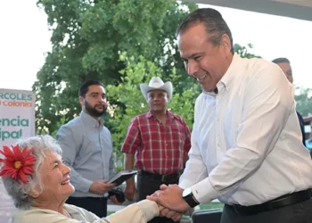Lleva Toño Astiazarán servicios a Villa de Seris