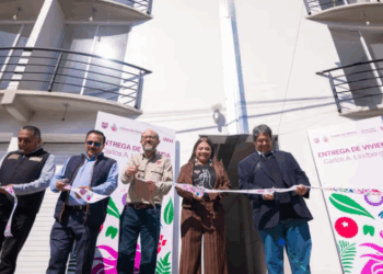 Clara Brugada entrega 110 viviendas en CDMX; anuncia agilización de trámites y control de rentas