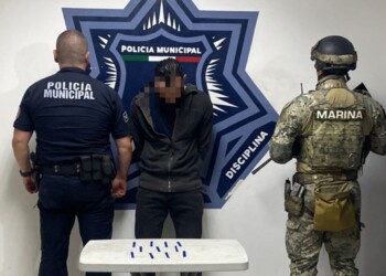 DETIENE SSPM Y MARINA A TRES POR PRESUNTO ROBO A COMERCIO Y UNO POR DELITO CONTRA LA SALUD EN CAJEME