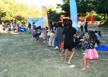 Disfrutan «Picnic de la Familia» en el Parque Madero