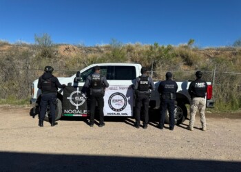 Recuperan vehículo robado en Nogales