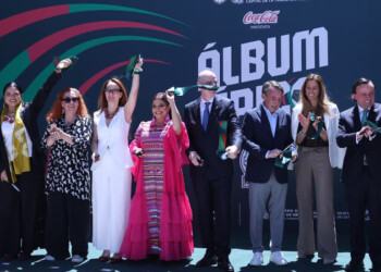 Clara Brugada inaugura la exposición futbolera ‘Álbum Épico’ en el Museo Yancuic