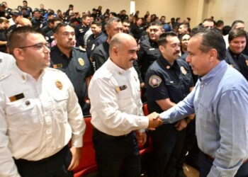 Anuncia Toño Astiazarán construcción de dos nuevas estaciones de Bomberos en Foro Internacional