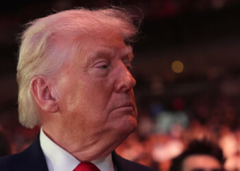 Trump anuncia que EU bloqueará ‘todos y cada uno’ de los barcos que entren y salgan del Estrecho de Ormuz