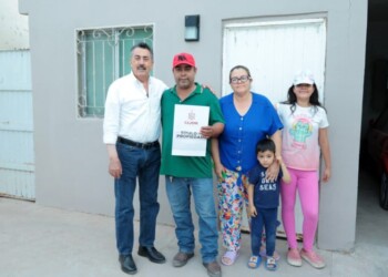 ENTREGA JAVIER LAMARQUE CERTEZA JURÍDICA A FAMILIAS DE LA CUAUHTÉMOC
