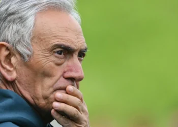 Presidente del futbol de Italia renuncia por nuevo fracaso en clasificatoria del Mundial