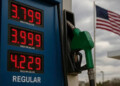 Se dispara precio de gasolina en Estados Unidos por guerra con Irán