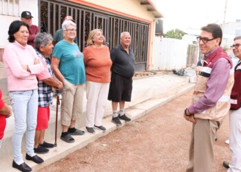 Supervisa alcalde obras de pavimentación en Los Tápiros