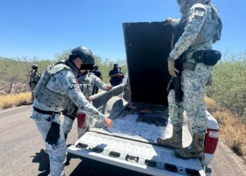 Guardia Nacional y Ejército Mexicano aseguran más de 102 kilos de droga y armamento en Sonora