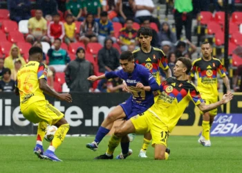 Águilas rescatan el empate con Pumas en el Azteca