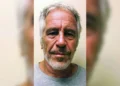 Revelan red de cazatalentos francés que enviaba modelos a Jeffrey Epstein