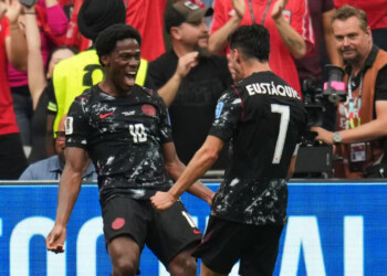 Canadá golea a Qatar y consigue su primer triunfo mundialista en su historia