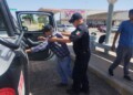 POLICÍAS DE NAVOJOA AUXILIAN A ABUELITO TRAS ACCIDENTE