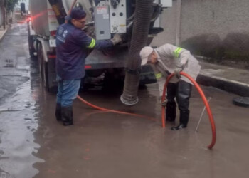 Lluvias azotan el oriente y sur de la CDMX; reportan encharcamientos y caída de árboles