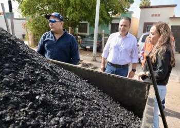 Lleva Toño Astiazarán el operativo de bacheo “Un Día en tu Colonia” a Puerta Real Etapa VIII