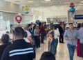 Continúan largas filas por cancelación de líneas telefónicas no registradas