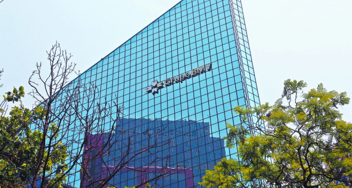 Bolsa mexicana avanza y perfila ganancia semanal; destacan acciones de Alsea