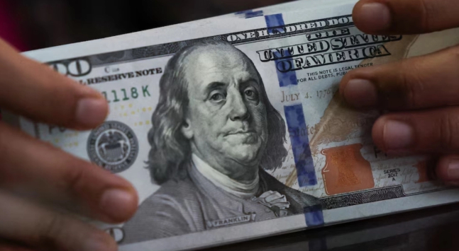 Peso mexicano perfila cuarta caída consecutiva frente al dólar y su peor semana desde marzo