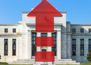 Fed sube tasas por primera vez desde 2023 y perfila otra alza