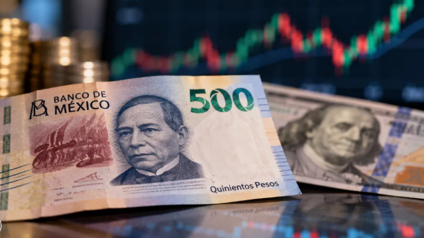 Arranca peso con apreciación de 0.21%; cotiza en 18.10 por dólar